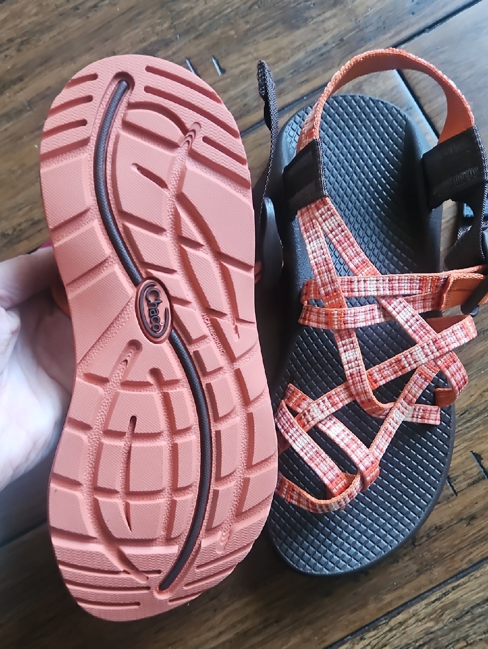 Like New Womens Size 6 Orange Chacos